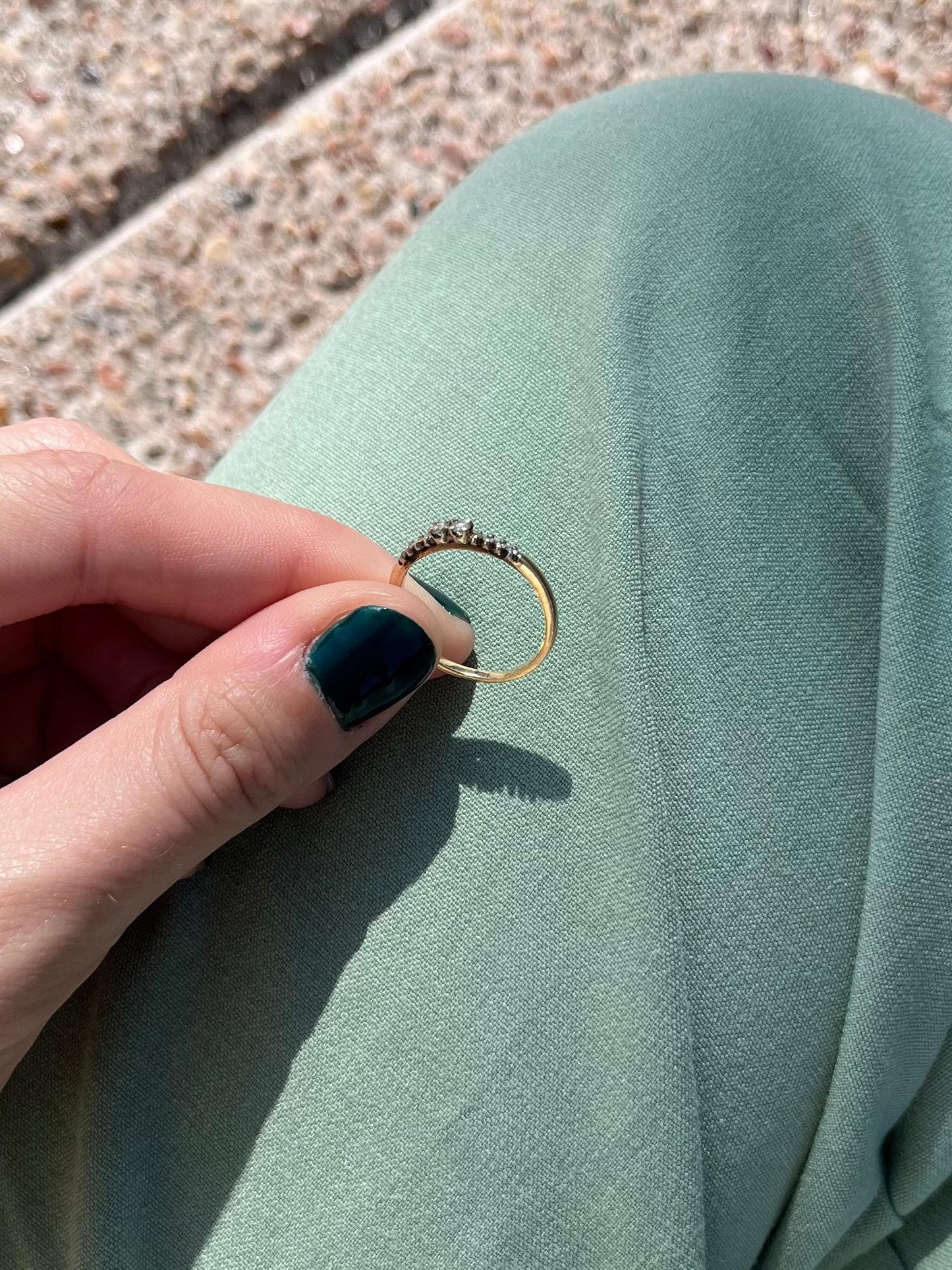 14k diamond ring with 2 center diamonds