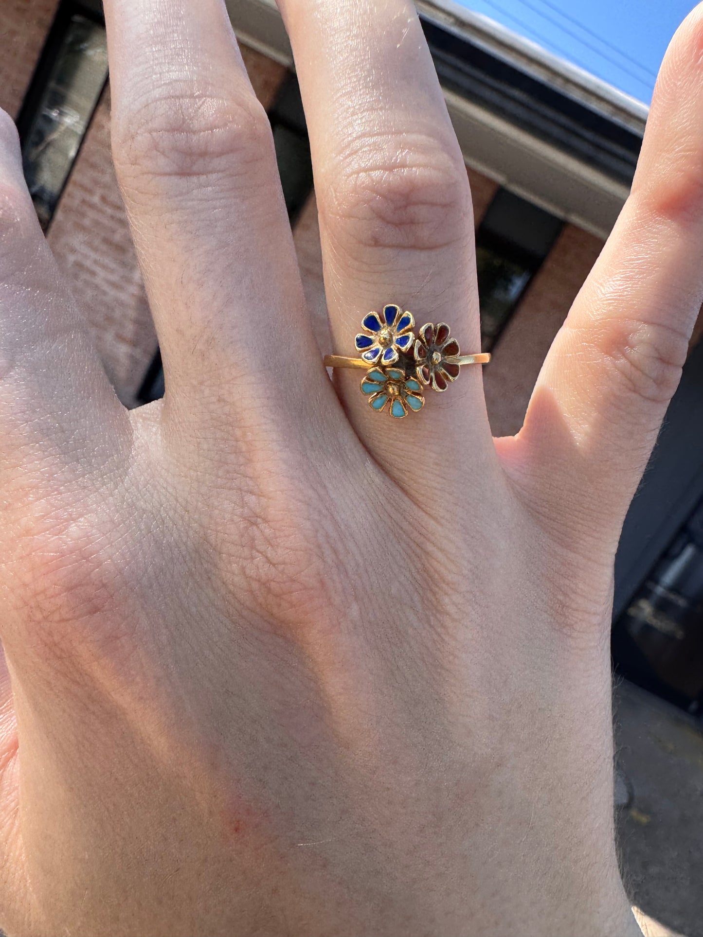 18k Flower Enamel Ring, uno-a-erre