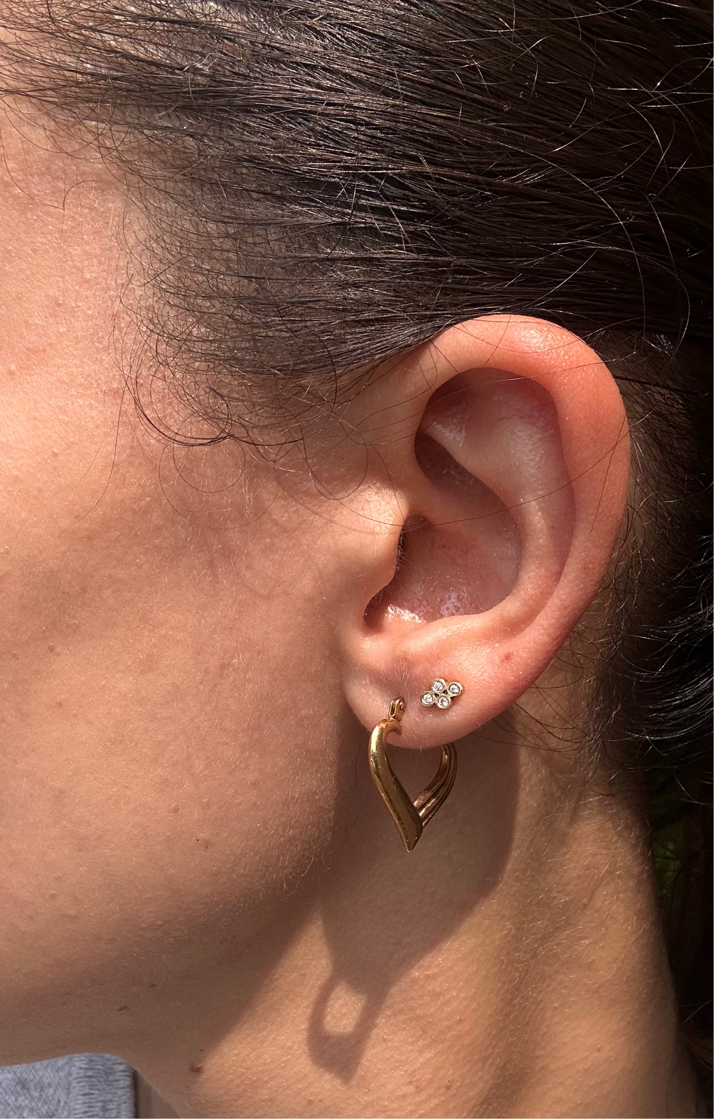 14k Milor Heart Hoops