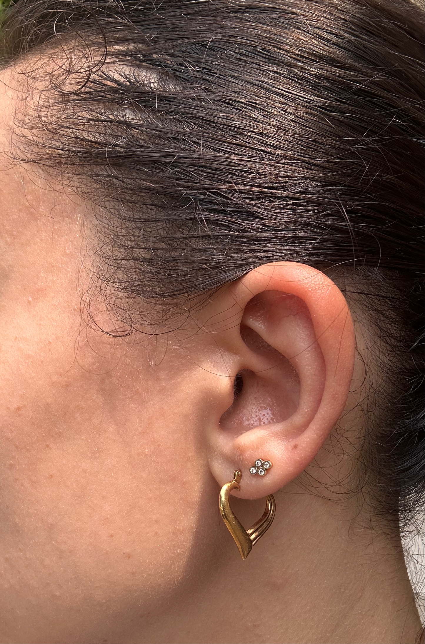 14k Milor Heart Hoops