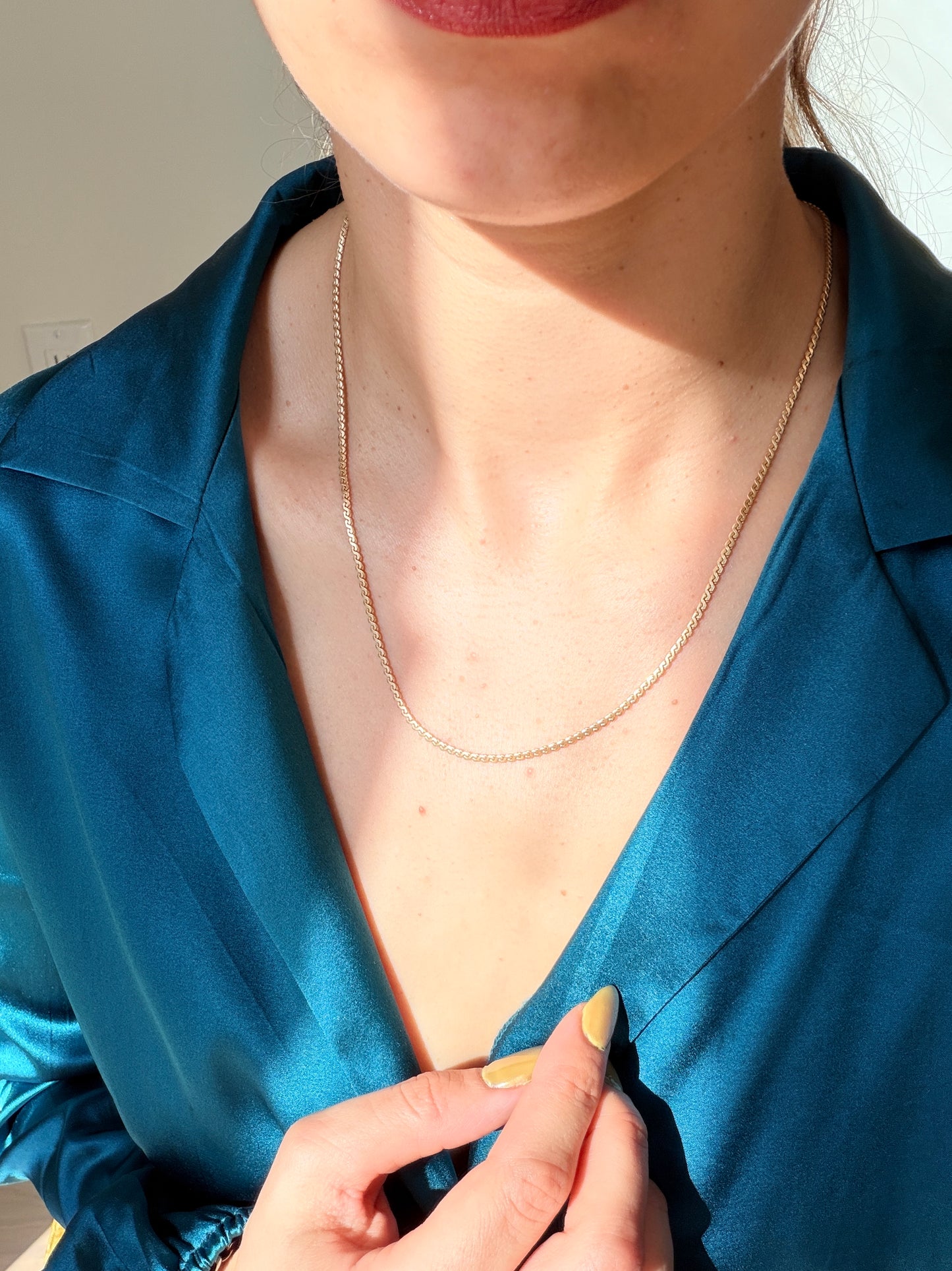 18k "S" link chain, 19.5"