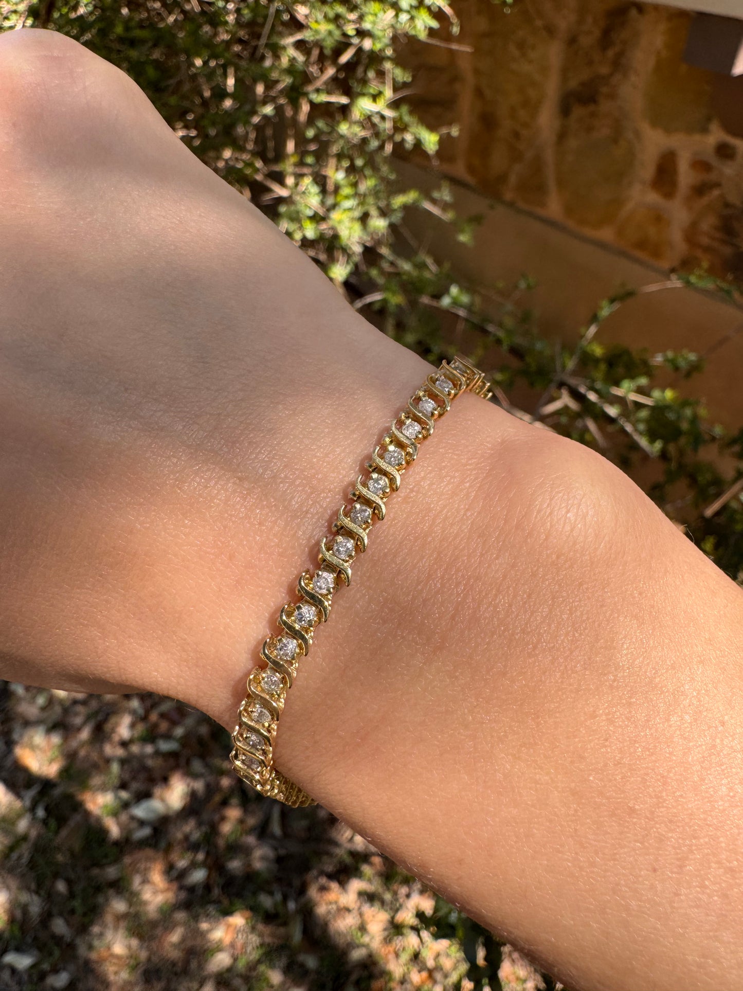 10k Diamond Bracelet, 7.25"