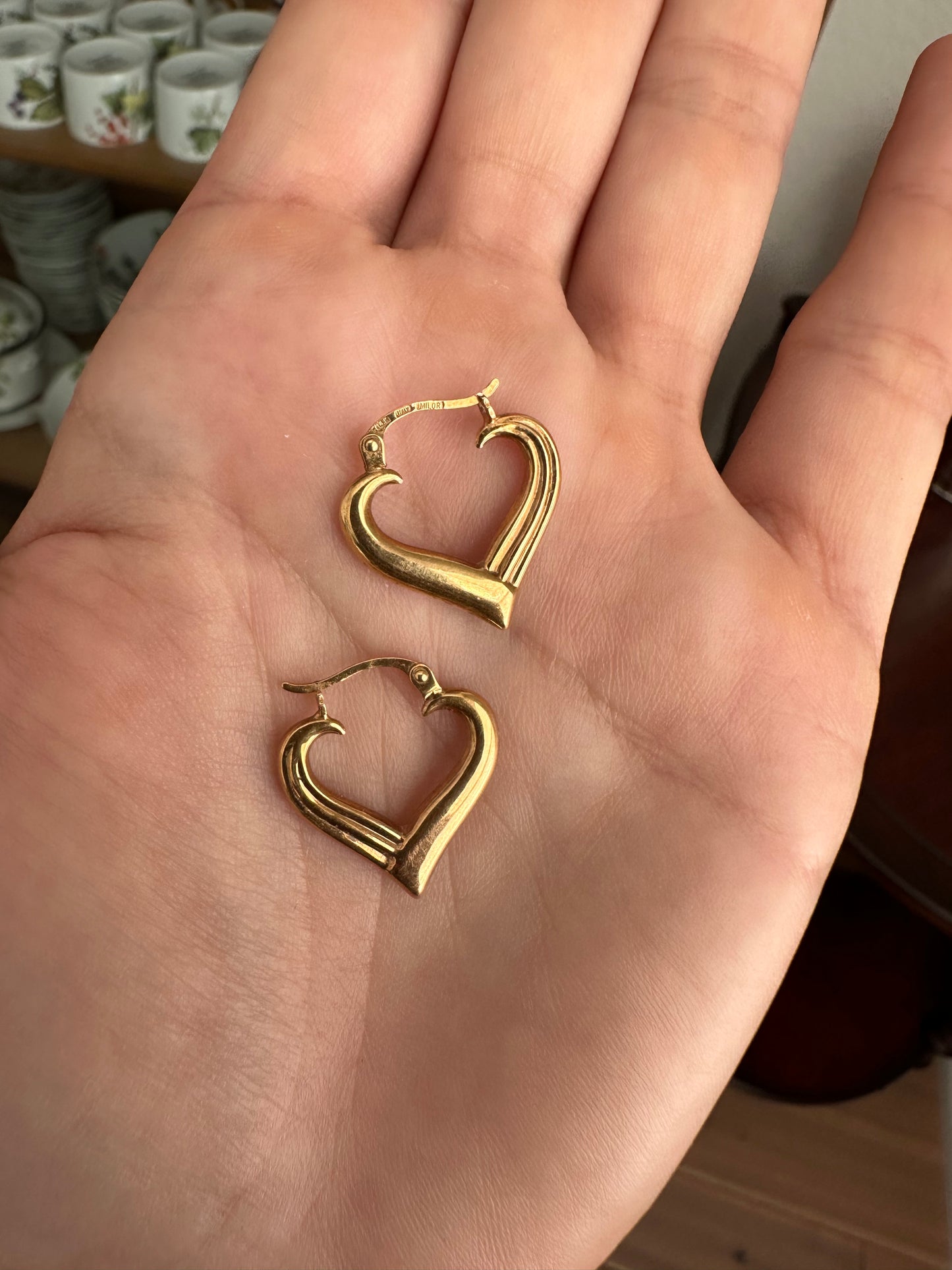 14k Milor Heart Hoops