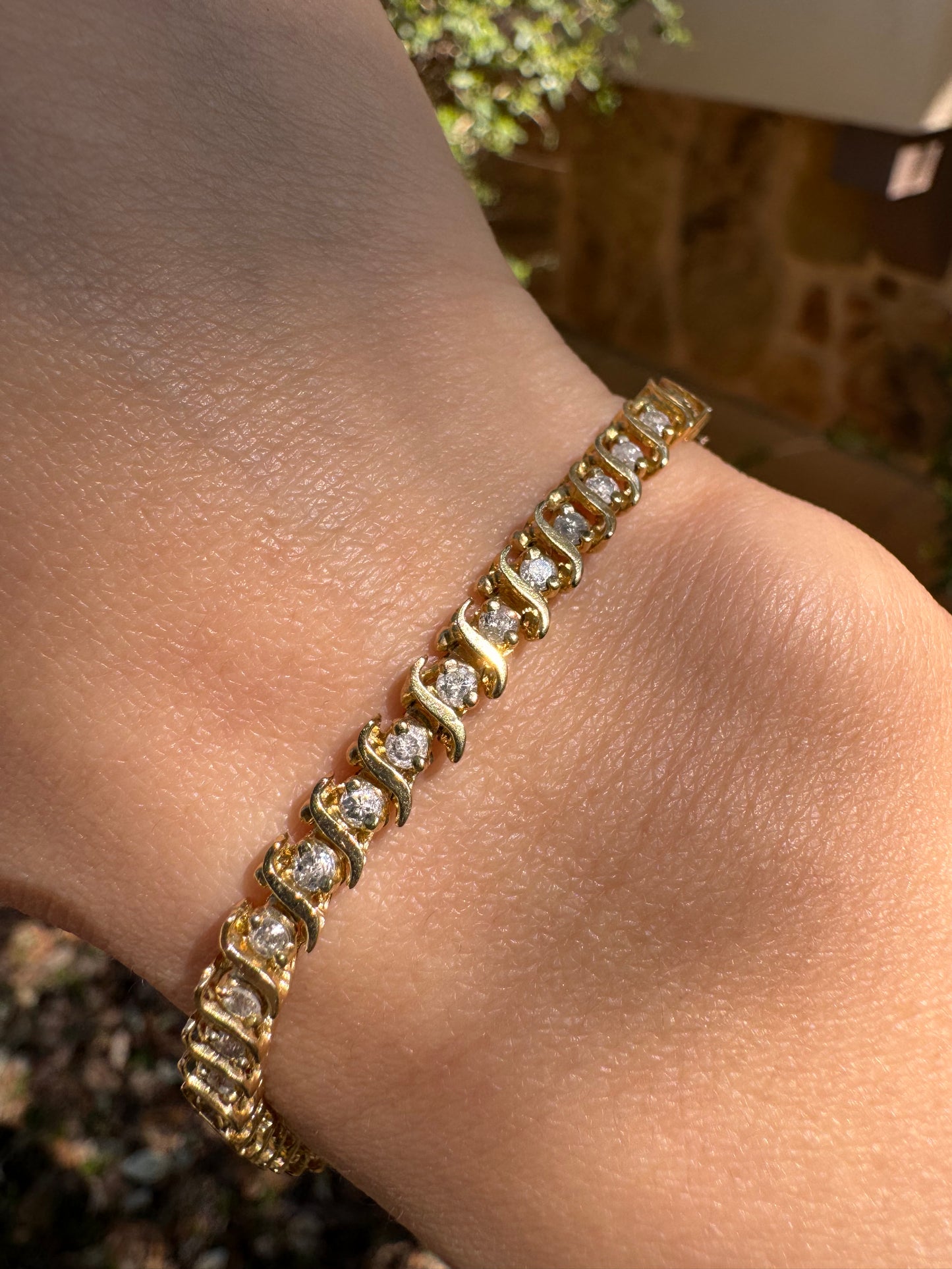 10k Diamond Bracelet, 7.25"