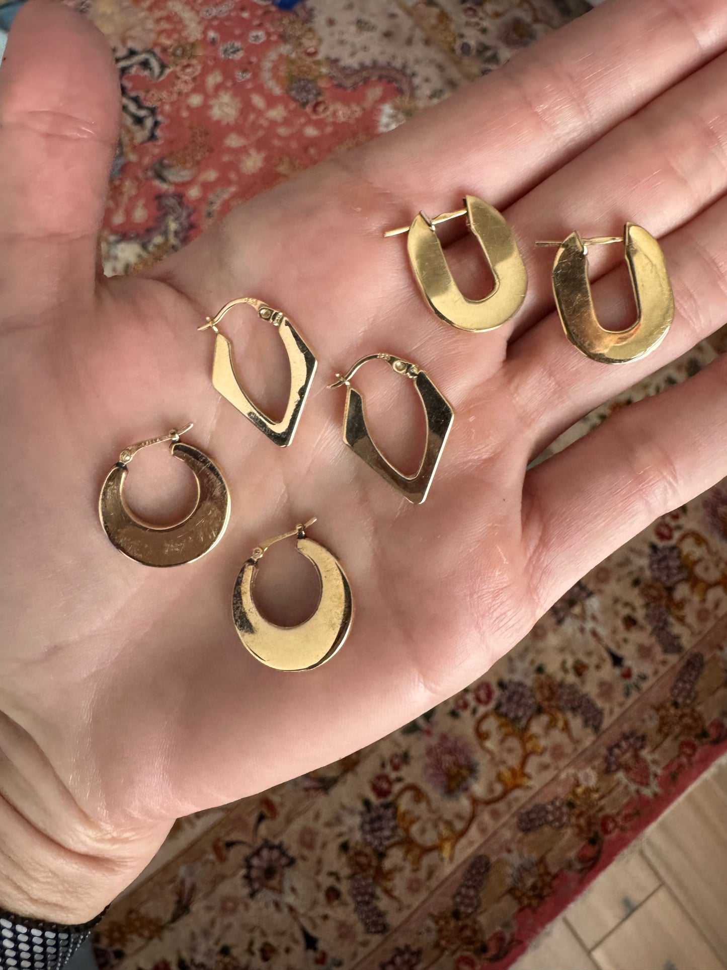 18k Oval Mod Hoops