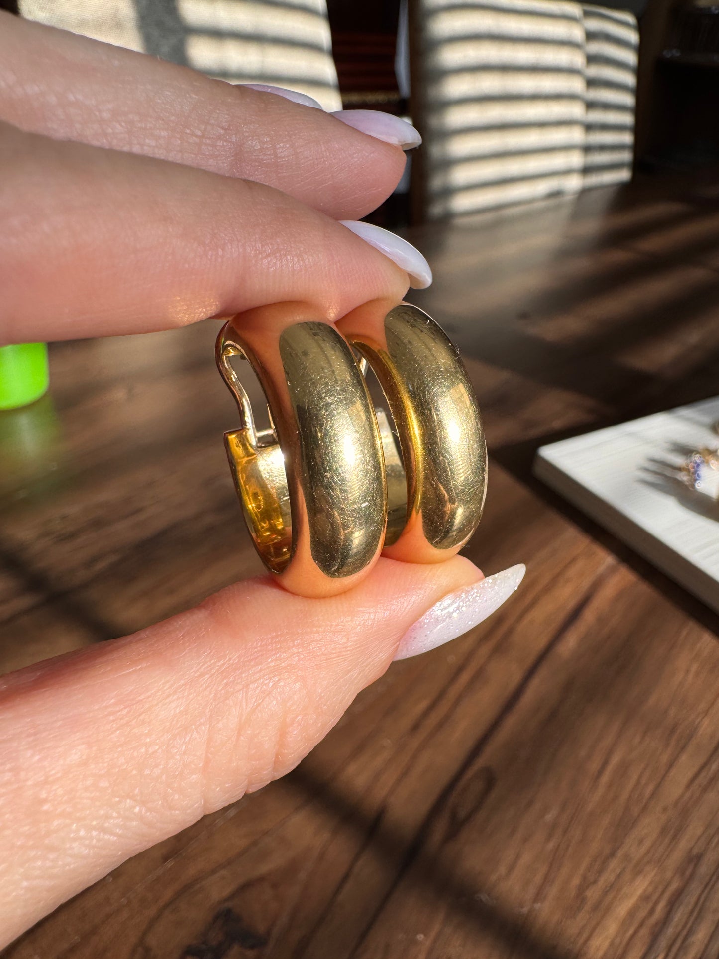 18k Chubby Oval Hoops