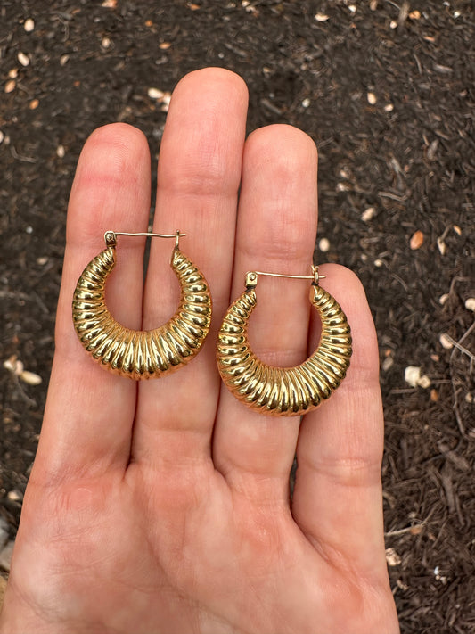 14k medium shrimp hoops