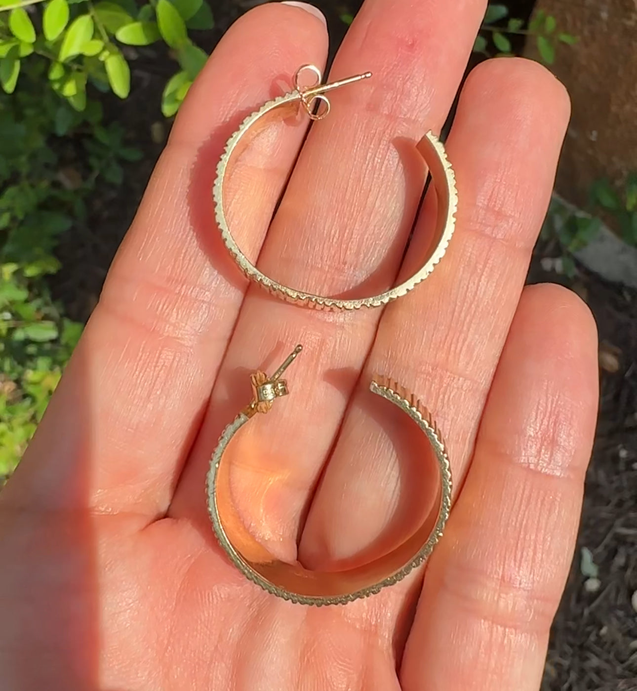 14k Ribbed Earrings