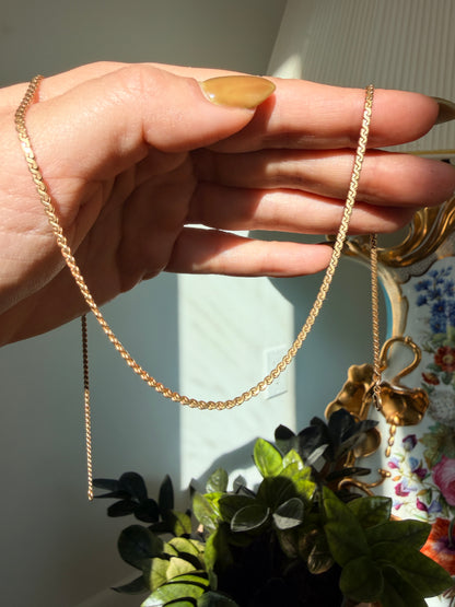 18k "S" link chain, 19.5"