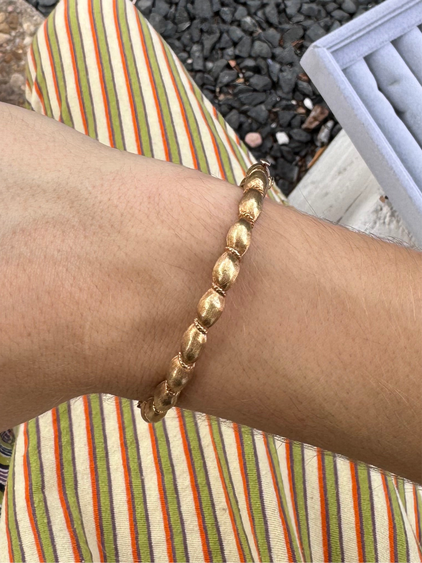 14k Scallop Bangle