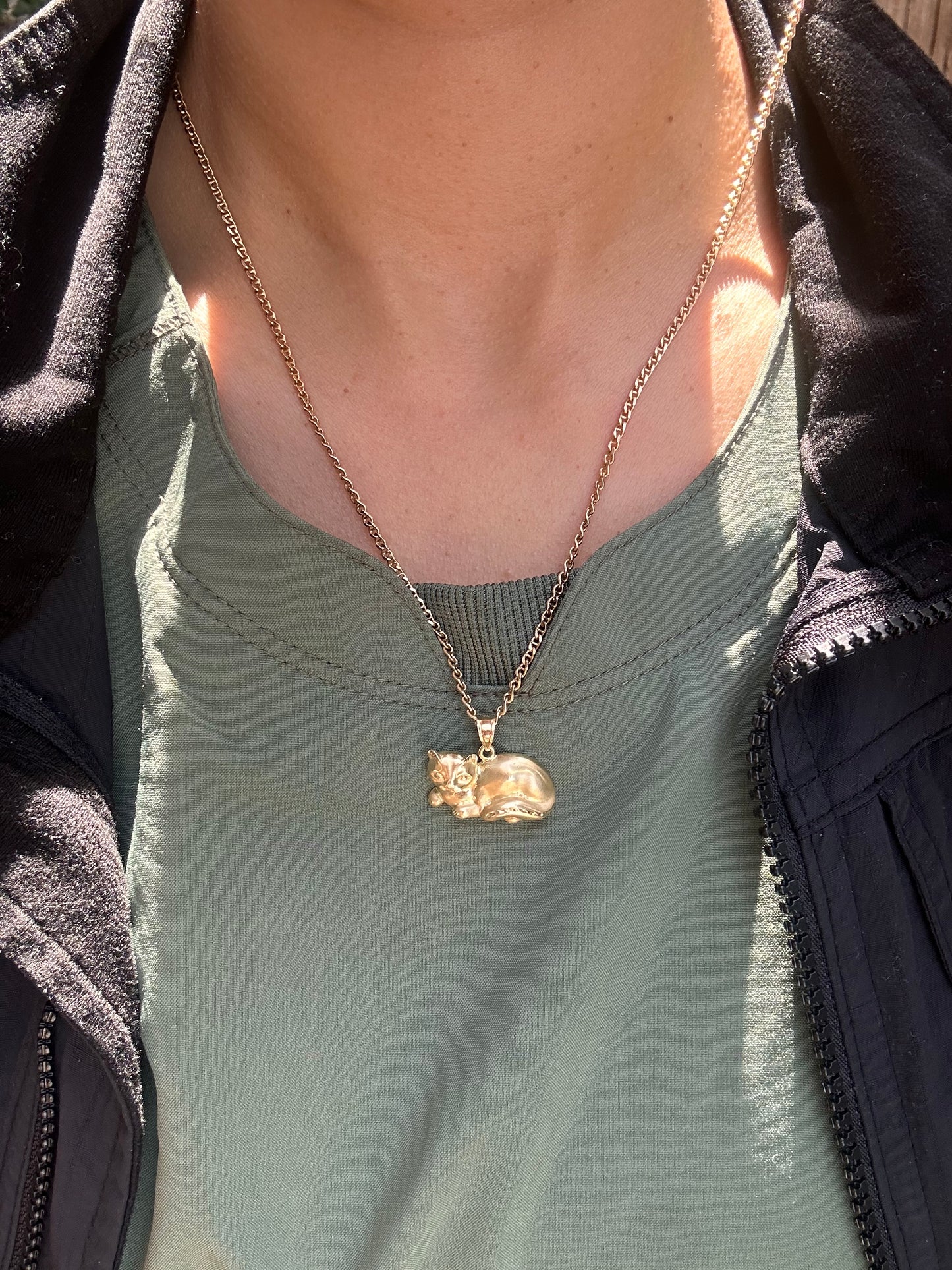 14k Lounging Cat Charm