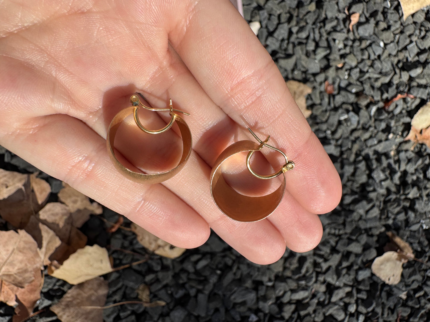 14k Tapered Florentine Finish Hoops