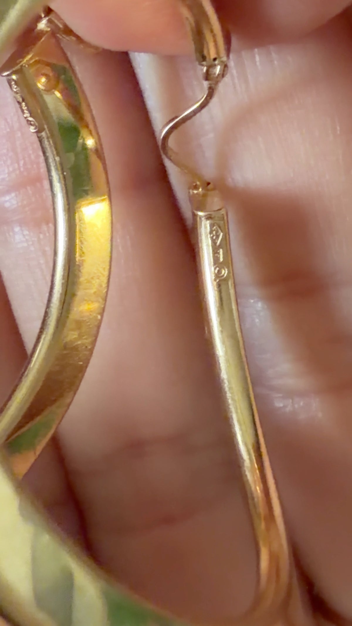 18k Twist Hoops, 1.5"