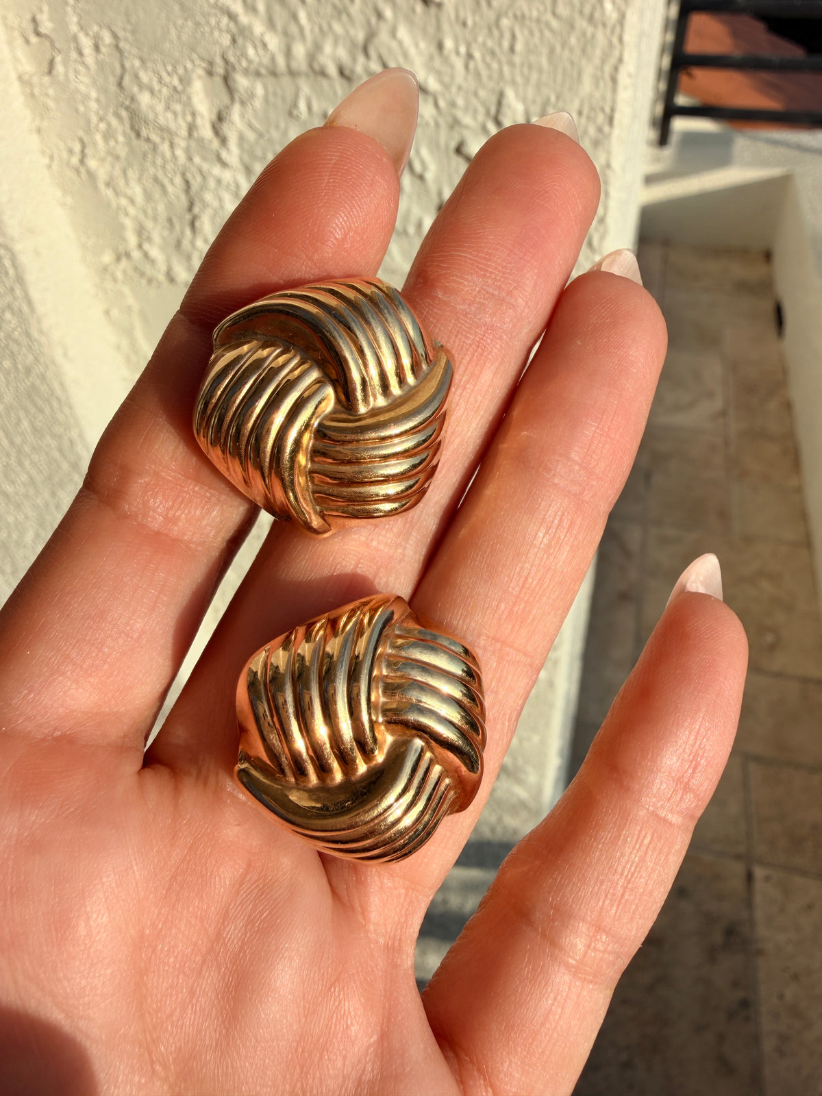 14k Ribbed Omega Backs, Italian