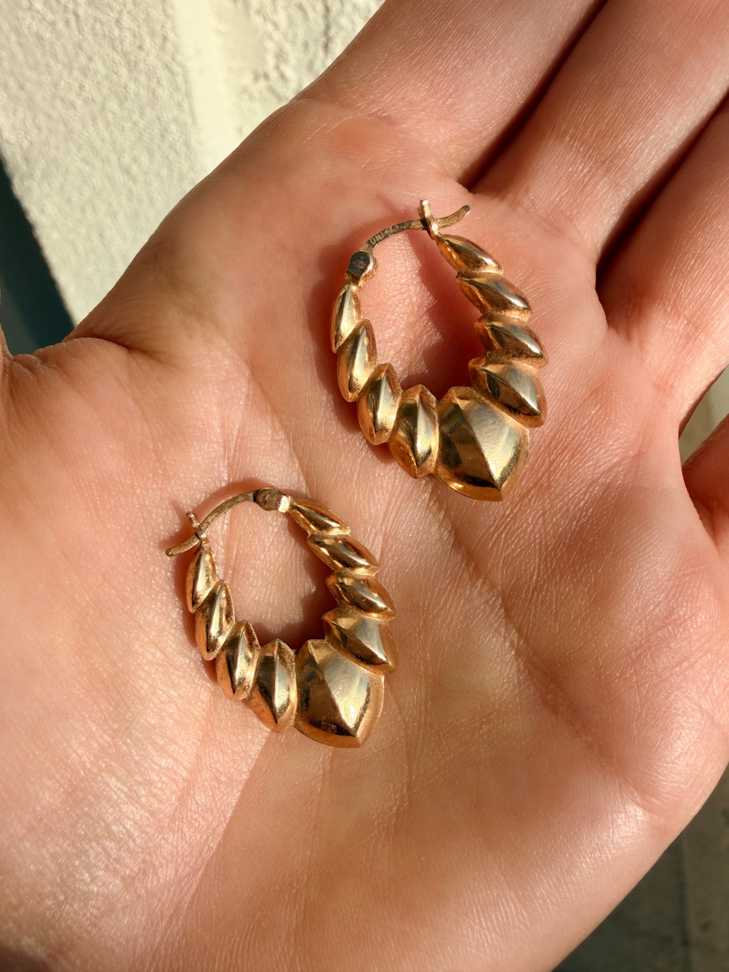 14k Puffy Laurel Leaf Hoops