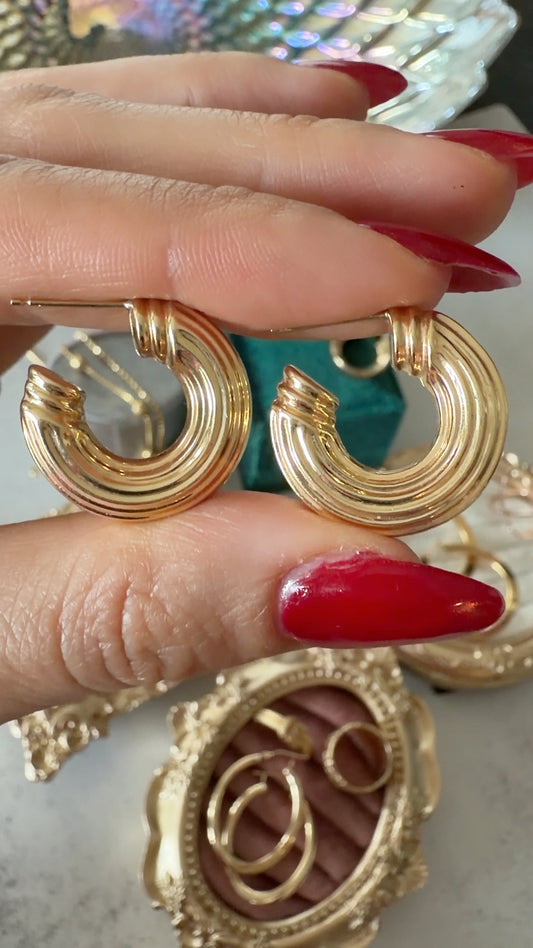 14k Ribbed Hoops, pushbacks