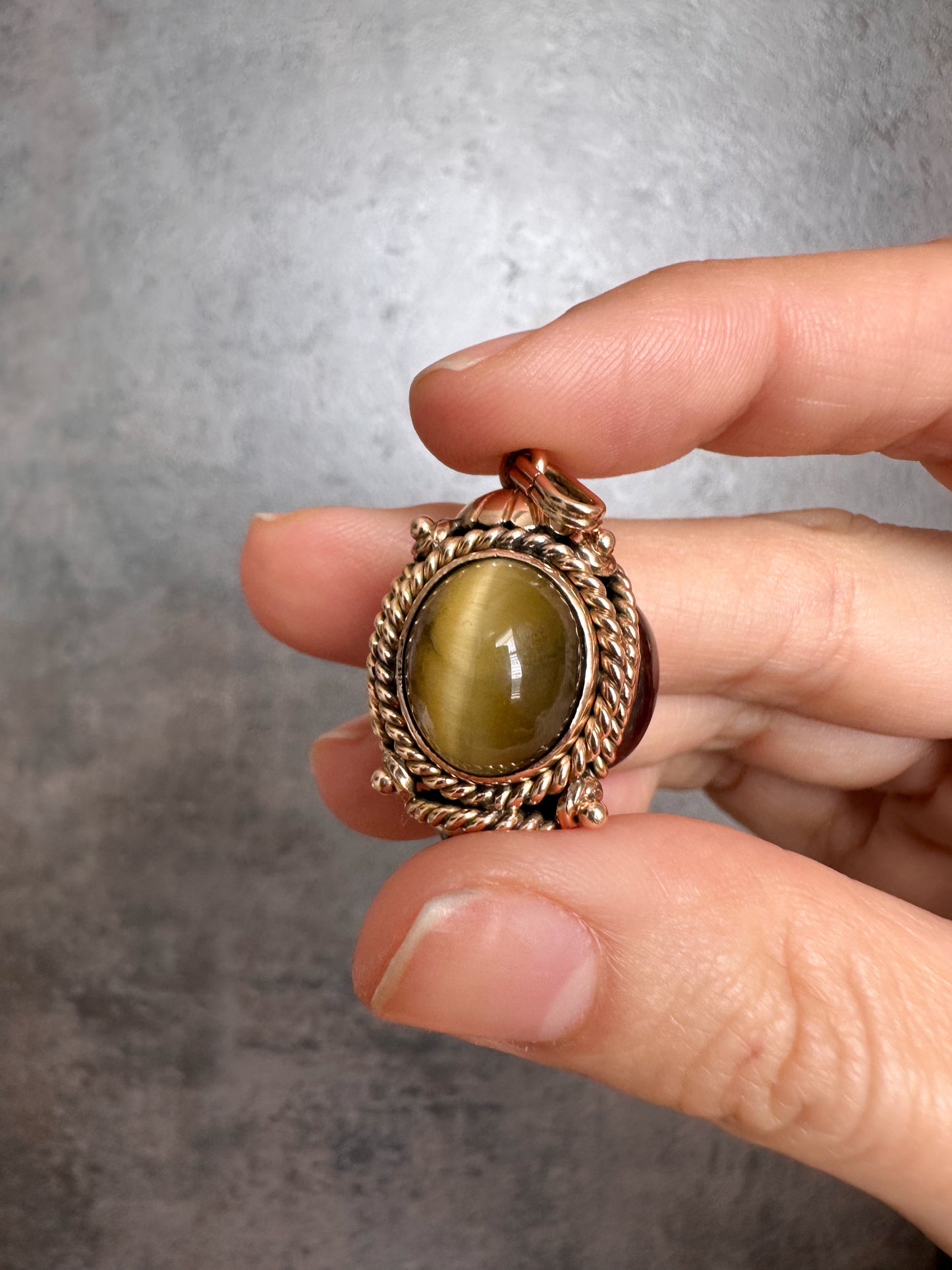 14k Tiger's Eye Pendant, circa 1960s