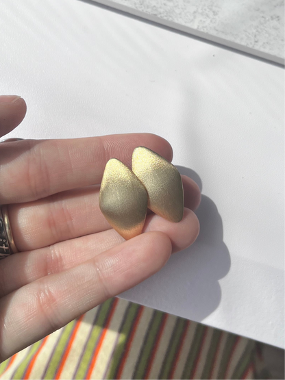 14k diamond shape omega backs