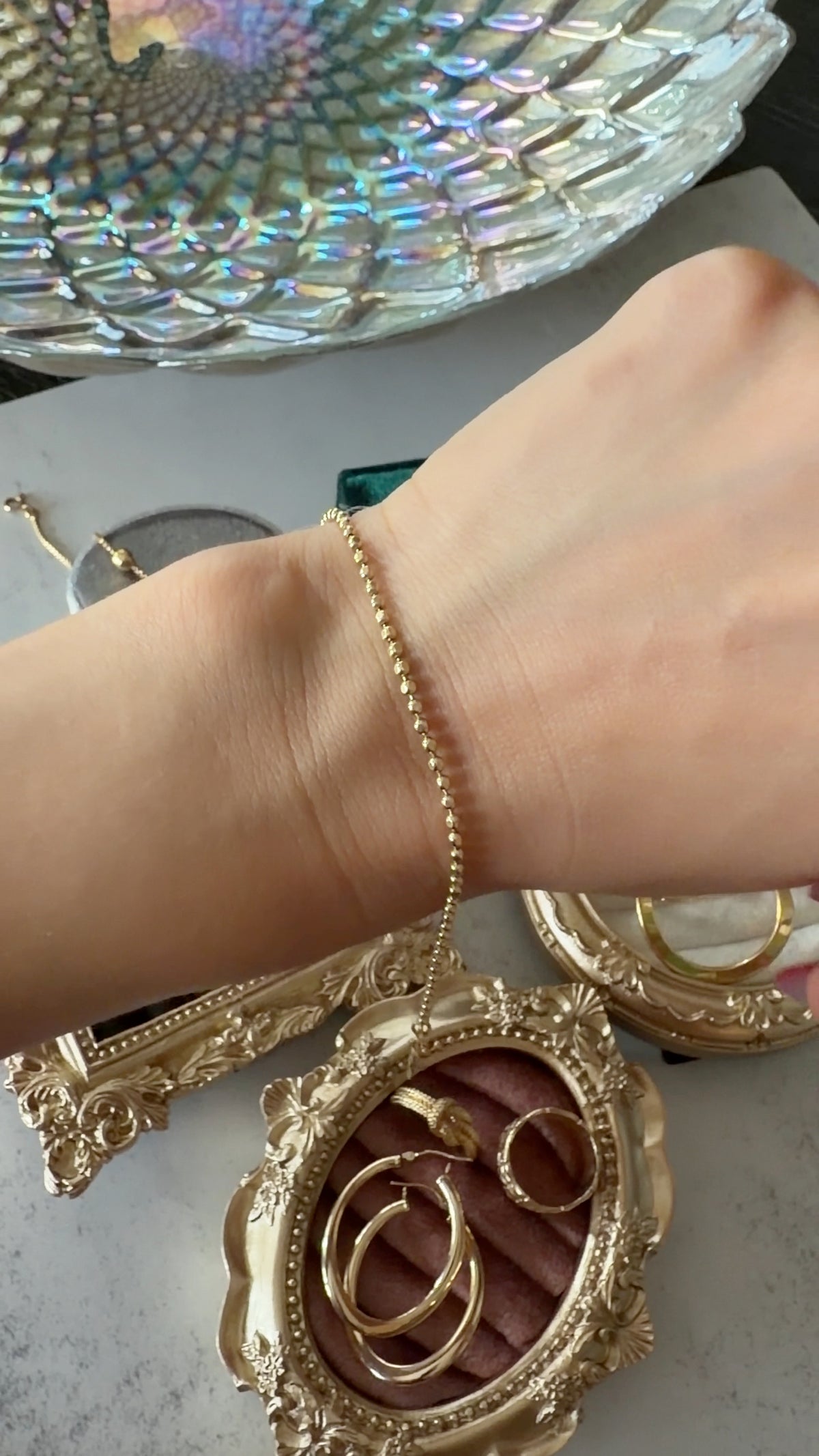 18k bead bracelet, 7.25"
