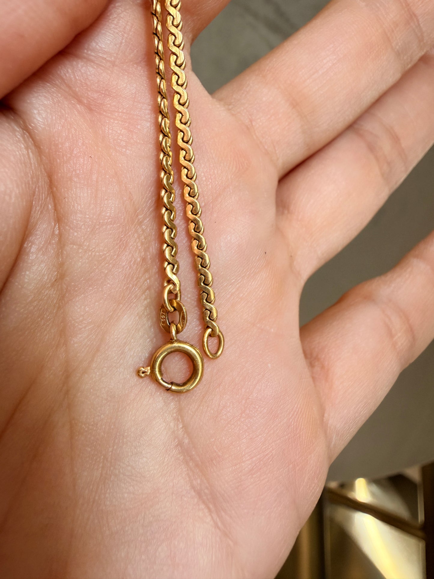 18k "S" link chain, 19.5"