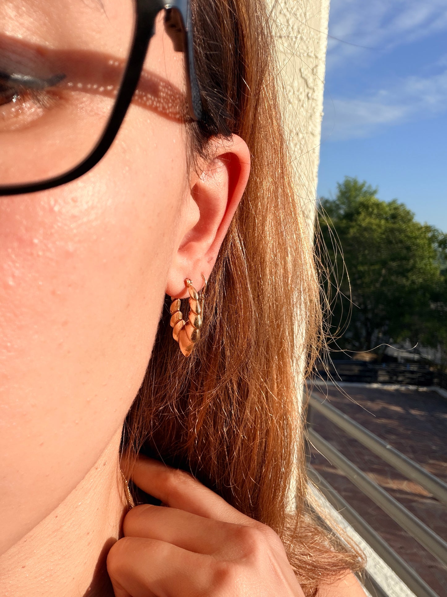 14k Puffy Laurel Leaf Hoops