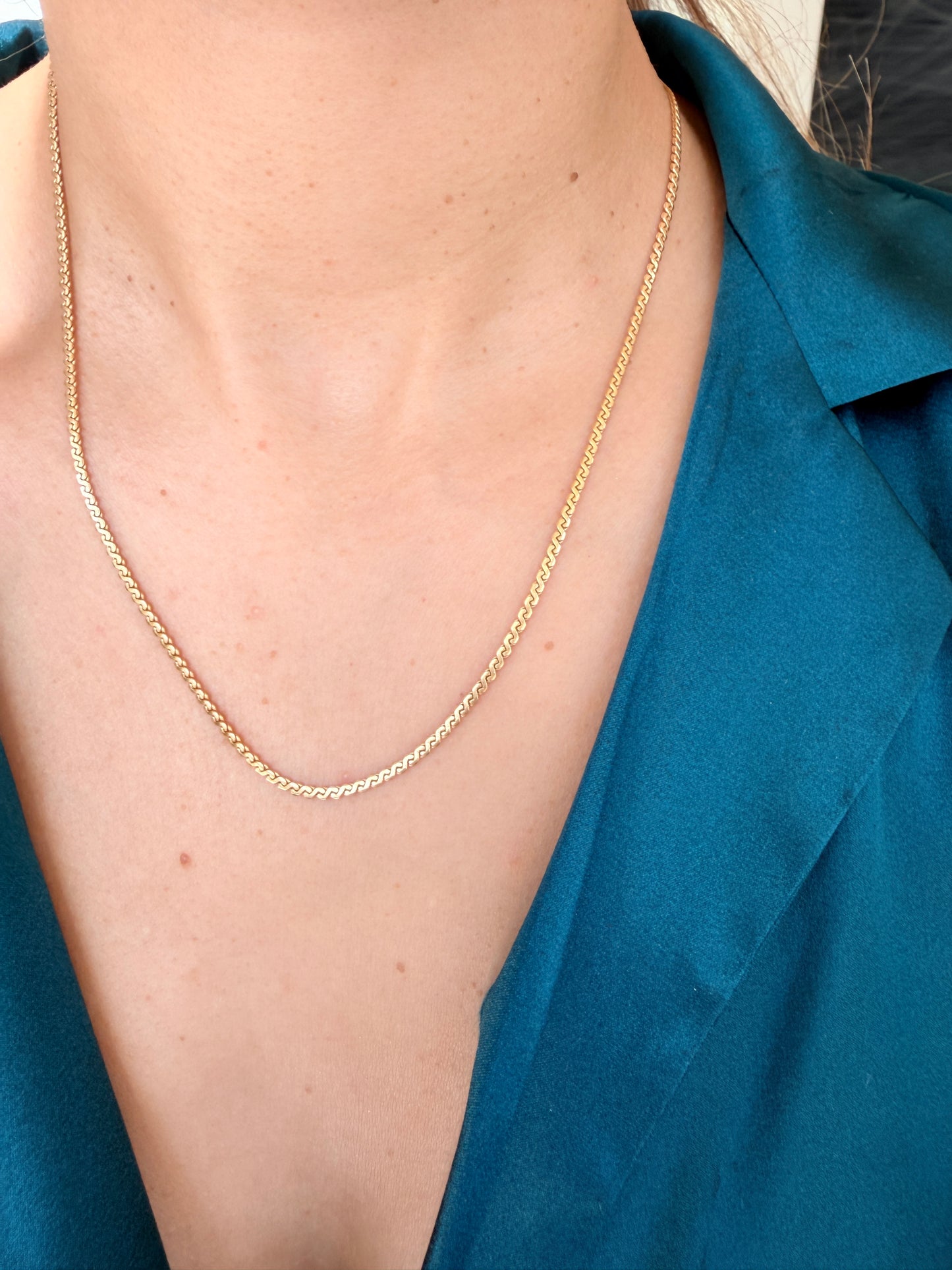 18k "S" link chain, 19.5"
