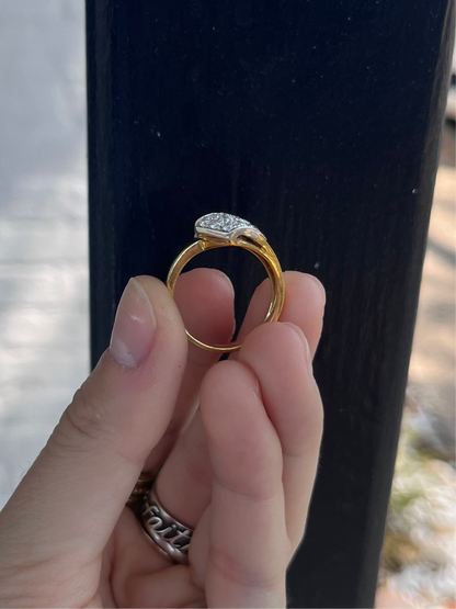 18k Diamond Ribbon Ring, Italian