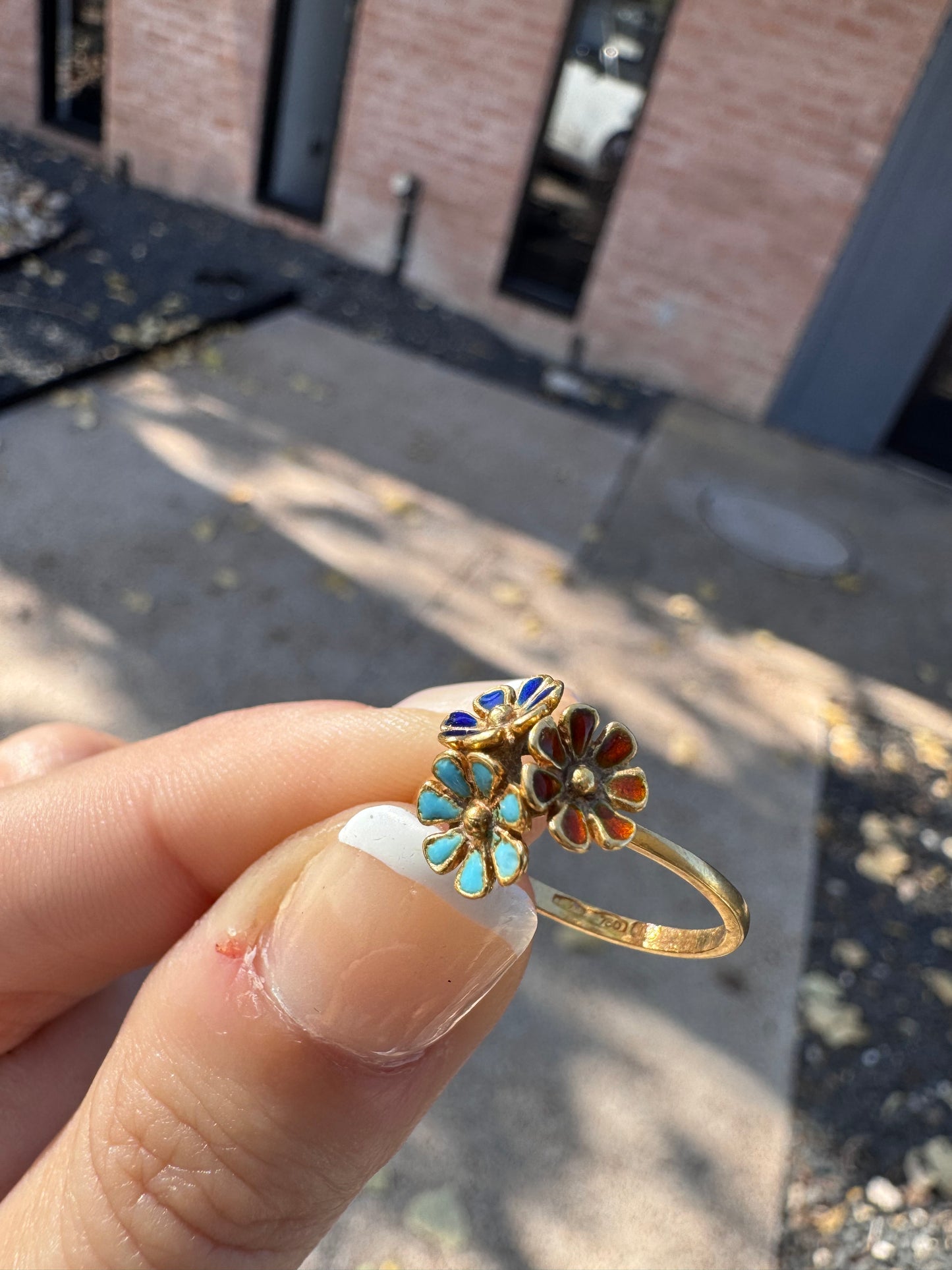 18k Flower Enamel Ring, uno-a-erre