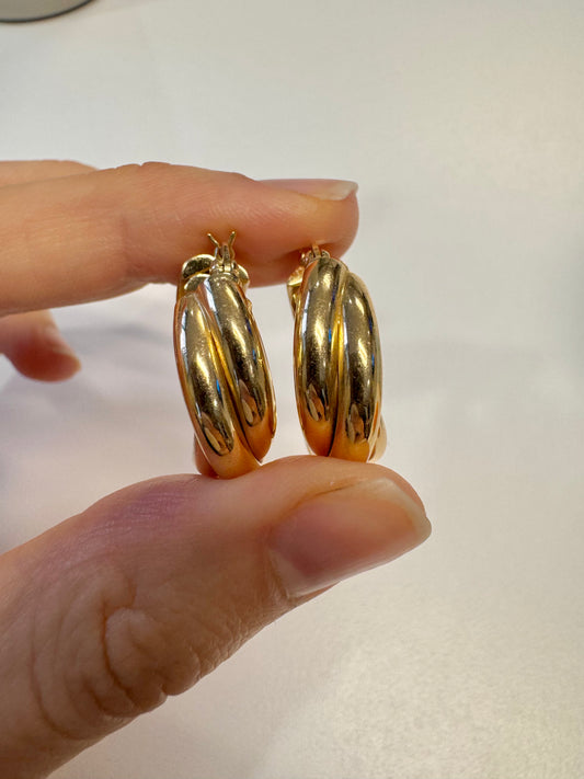 14k Interlocking Gold Hoops