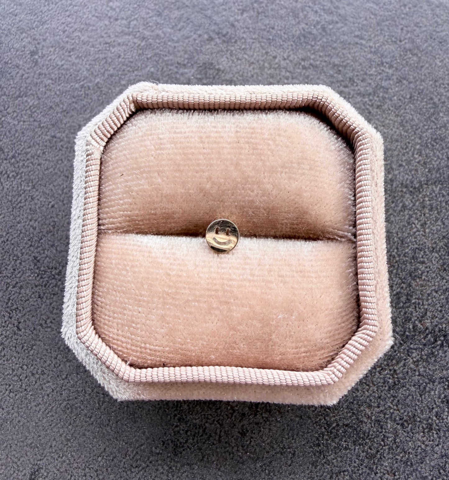 14k Smiley Face Earring-Single Stud