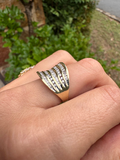 14k Concave Diamond Ring