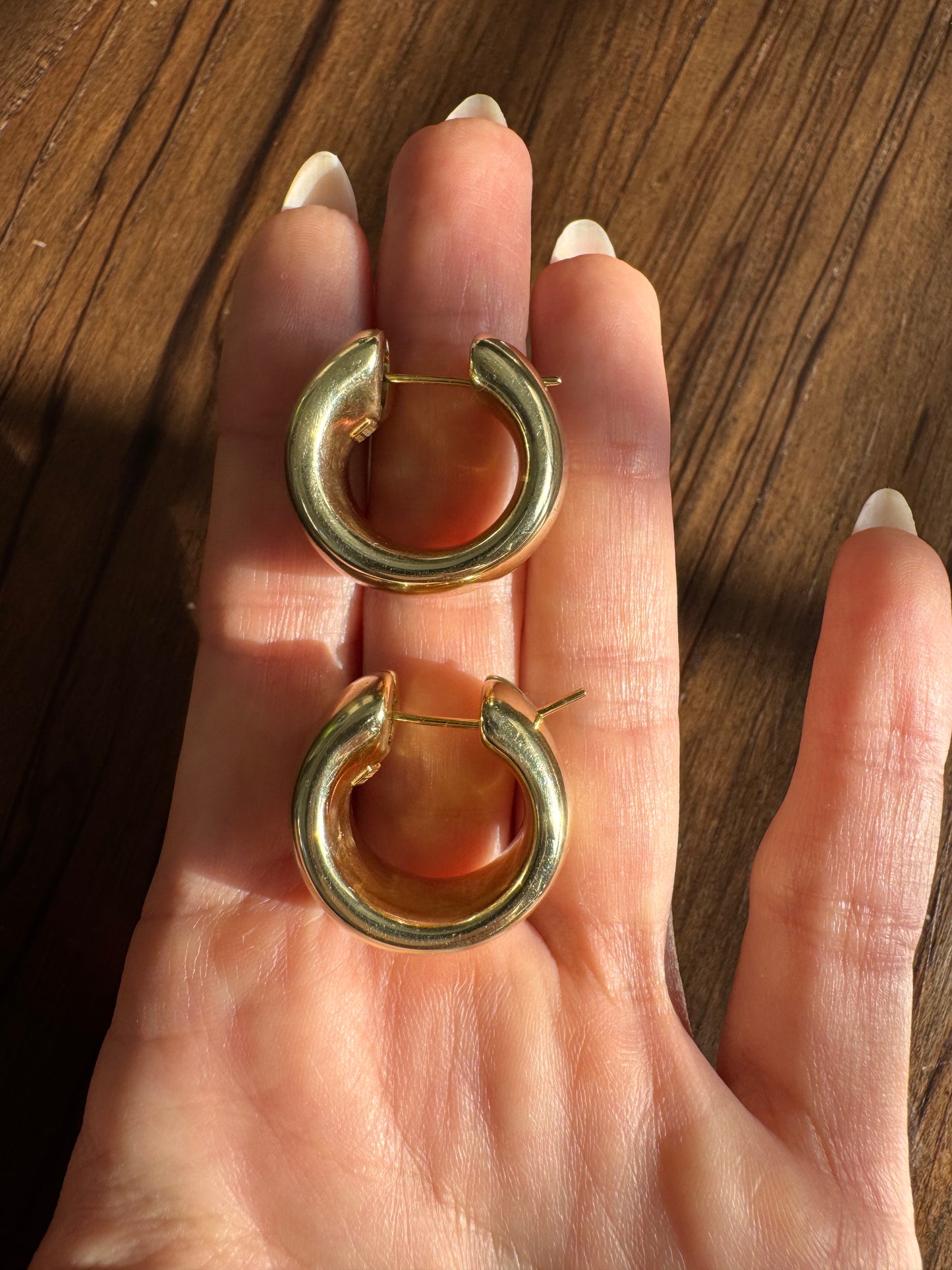 18k Chubby Hoops