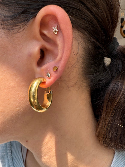 18k Chubby Oval Hoops