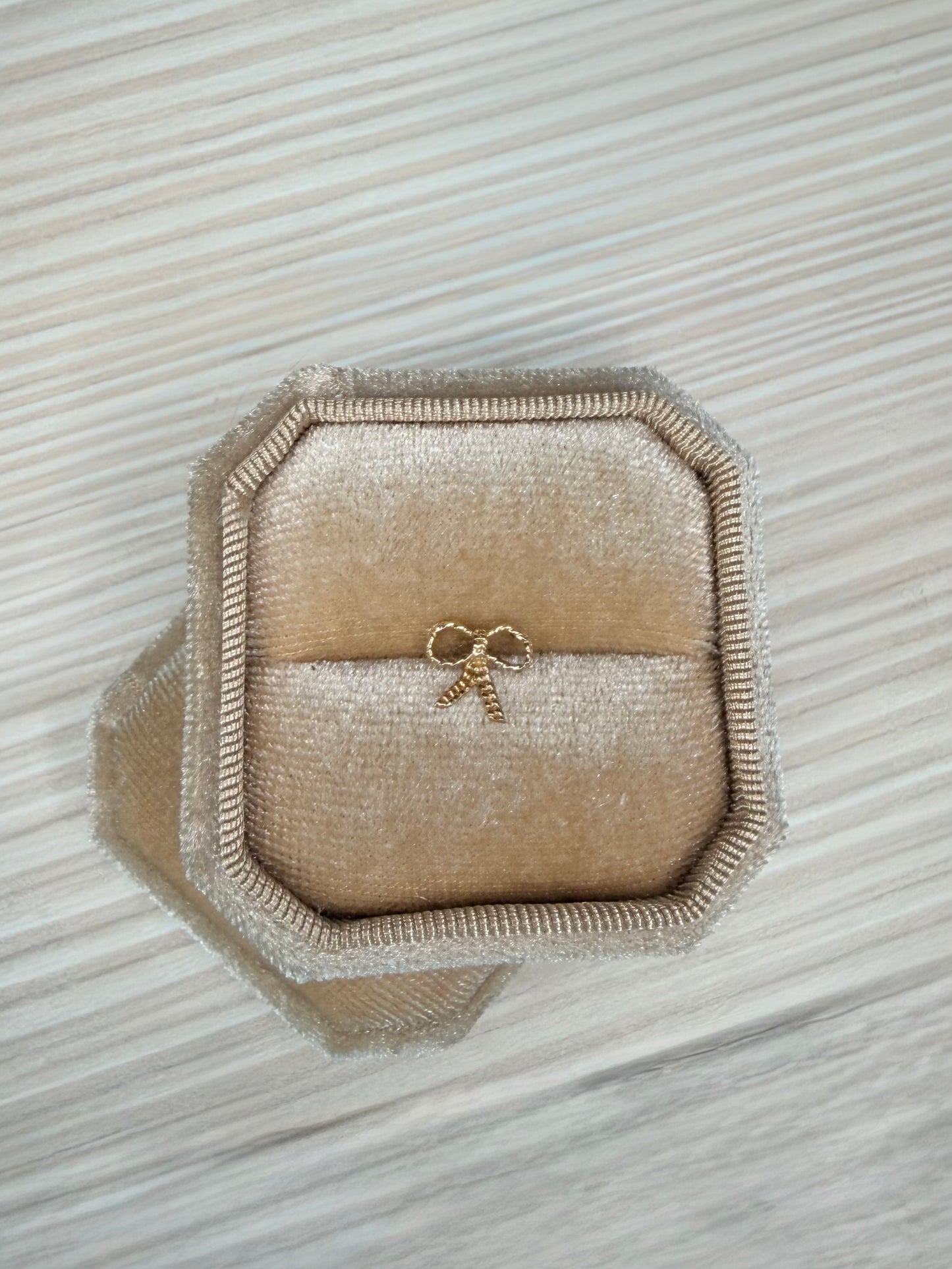 14k Bow-single earring