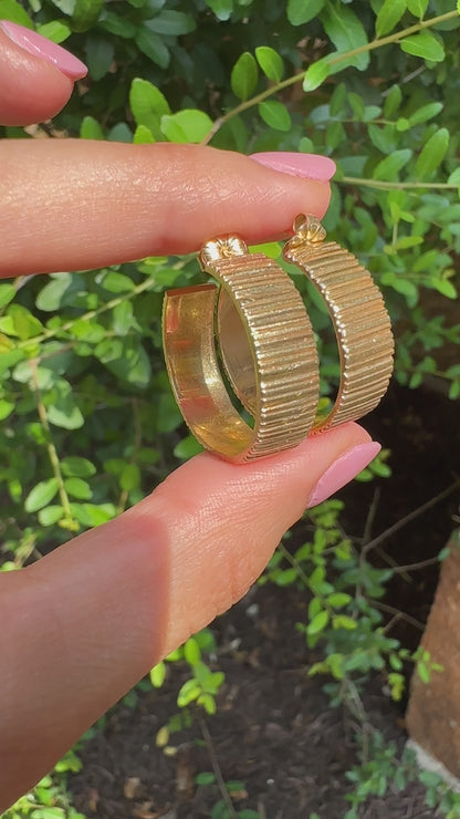 14k Ribbed Earrings